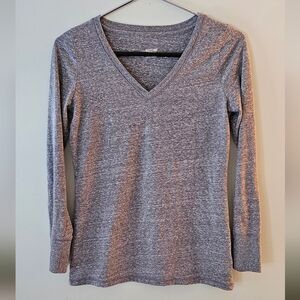 Heather Gray V-Neck Long Sleeve Tee, Size Medium